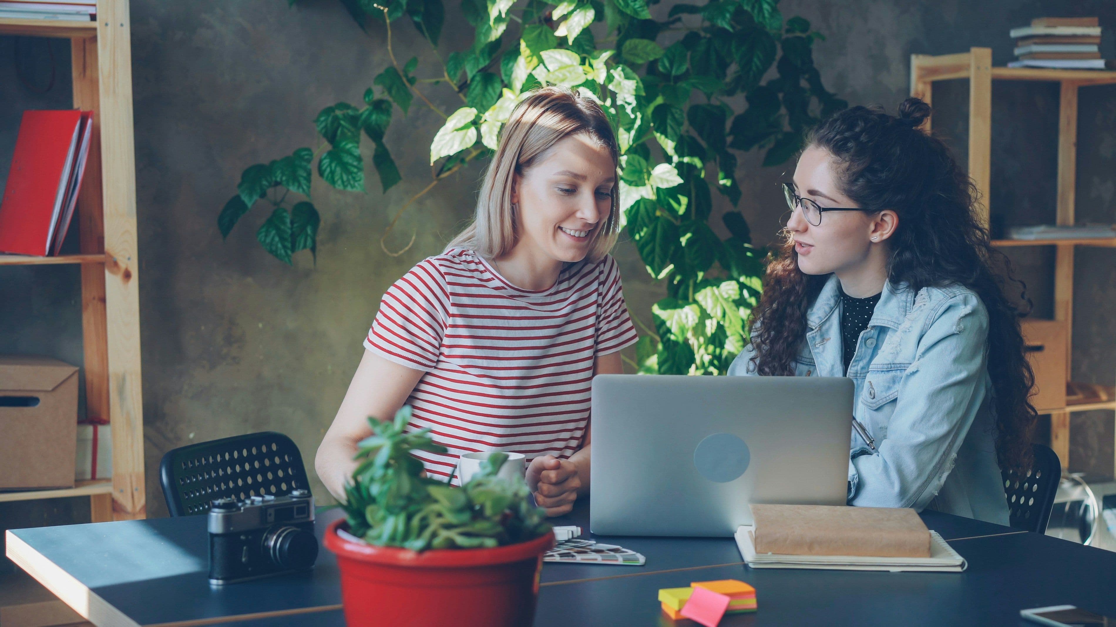 Weekend Side Hustles: 10 Ways to Earn $200-800 Every Saturday & Sunday